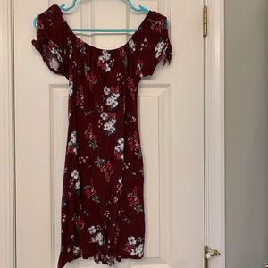 Hollister On/ Off the Shoulder Floral Dress